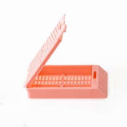 Simport Scientific Swingsette Tissue Processing/Embedding Cassettes with Hinged Covers Pink | Buy Online | Simport&trade; Scientific | Fisher Scientific
